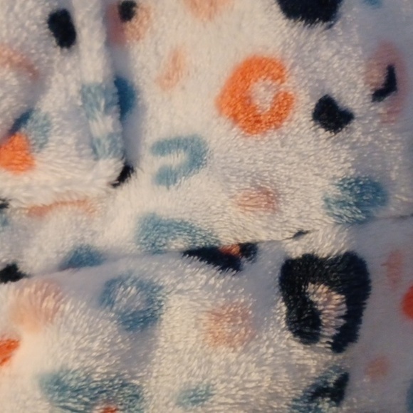 WONDER NATION 3T BATH ROBE, TWO FRONT POCKETS, TIES IN FRONT. - Picture 6 of 6